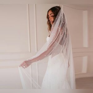 Elegant White Bridal Veil